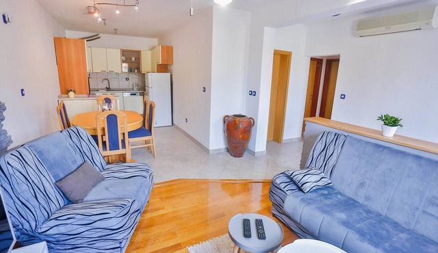 Apartments Lenka in Sutivan
