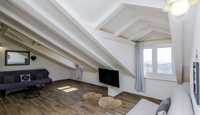 Apartments Life - Two Bedroom Apartment with Balcony and Sea View