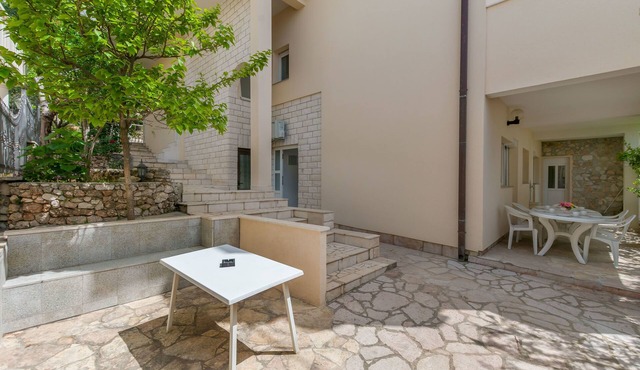 Apartments Luca