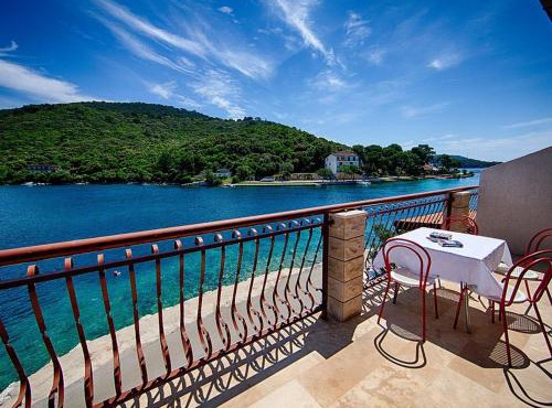 Apartments Malo Lago - One-Bedroom Apartment with Balcony and Sea View - 2nd floor Apartment 5 in Lastovo