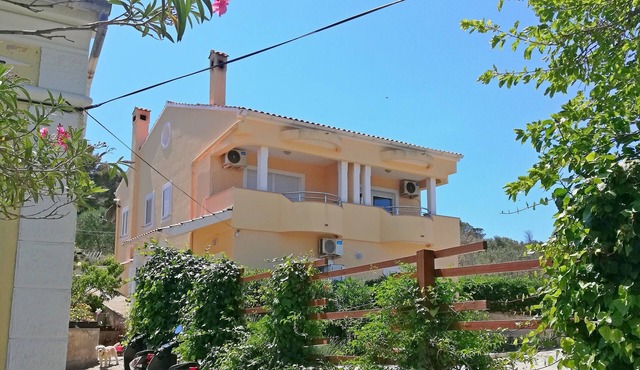 Apartments Marijan, (16162), Veli Rat, hr