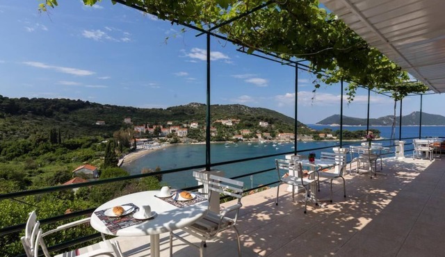 Apartments Miskovic - One Bedroom Apartment with Balcony and Sea view (Middle)
