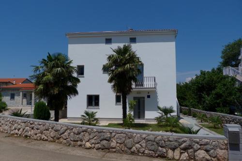 Apartments Monja & Dadi, Malinska, Vantačići