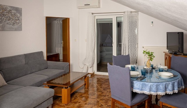 Apartments Nevistic lake view (123081-A1) - Tribalj