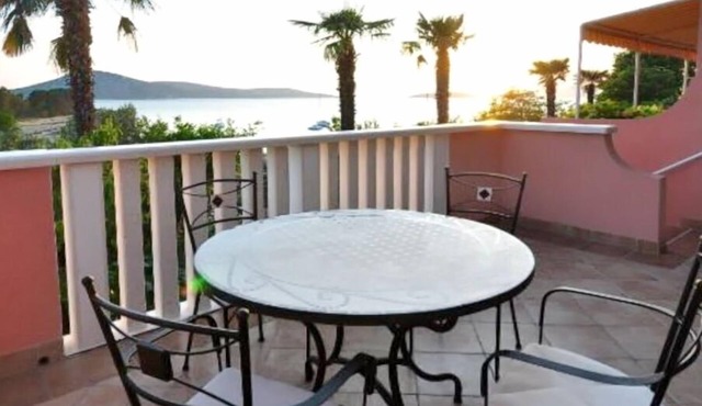 Apartments Njoko (11182-A1) - Prvic Sepurine