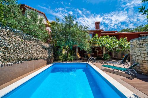Apartments Percan with Pool in Krnica