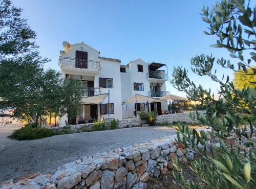 Apartments Pitve in Jelsa