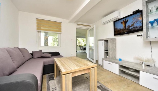 Apartments Robi & Kristina - Two Bedroom Apartment with Terrace A2