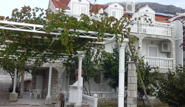 Apartments & room Katja - Studio apartment in Mlini