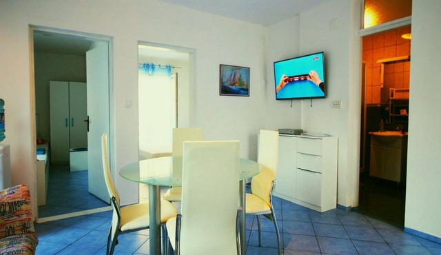 Apartments Roza 1-2 in Jelsa