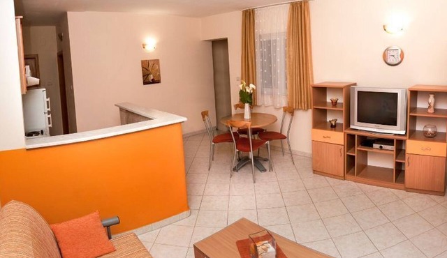 Apartments Seka (53631-A1) - Komarna (Klek)