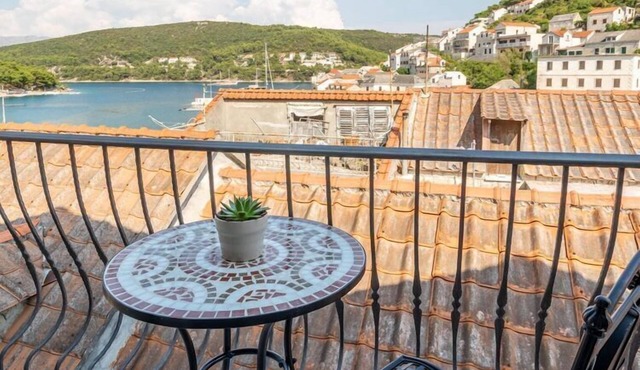 Apartments Sonja - Two Bedroom Apartment with Balcony and Garden View (A3+2) (ST) in Pucisca