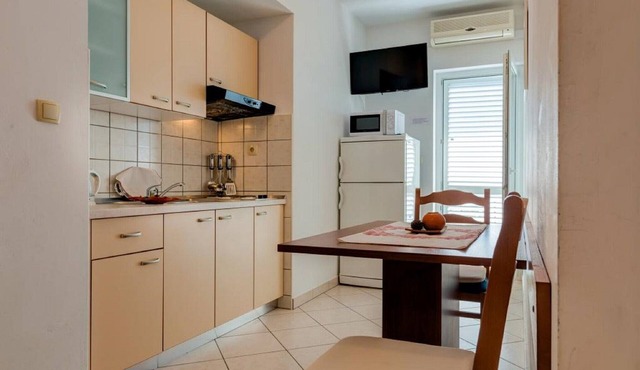 Apartments Tafra - One Bedroom Apartment in Lokva Rogoznica