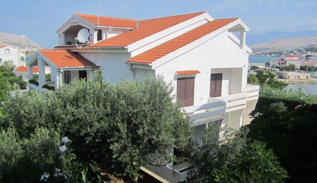 Apartments Valentić in Pag