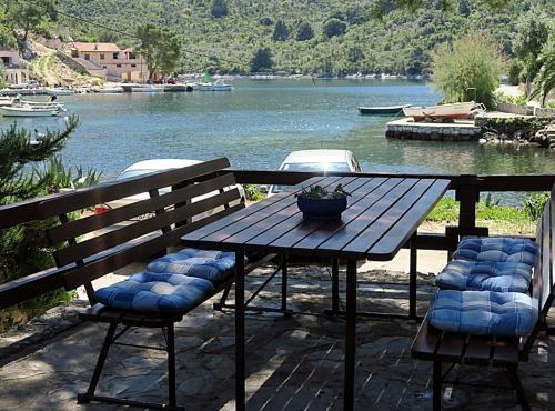 Apartments Vera - Comfort One-Bedroom Apartment with Terrace and Sea View Irena