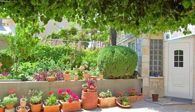Apartments Vesna, (13447), Primošten, hr