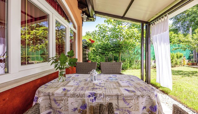 Apartments Villa Amaryllis (119691-A1) - Novigrad