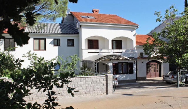 Apartments with a parking space Malinska (Krk) - 5353