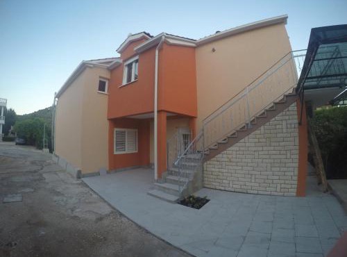 Apartments with a parking space Marina, Trogir - 11607
