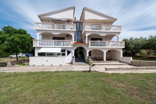 Apartments with parking space Povljana, Pag - 224 in Povljana