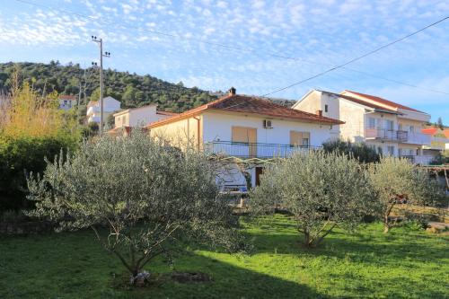 Apartments with parking space Marina, Trogir - 1093