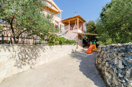 Apartments with parking space Banici, Dubrovnik - 23176 in Slano