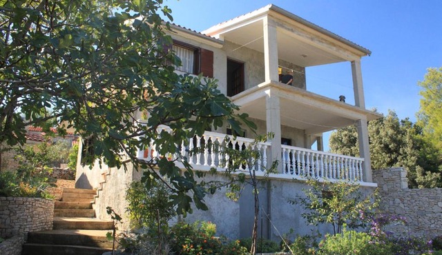 Apartments with parking space Rukavac, Vis - 8836 in Vis