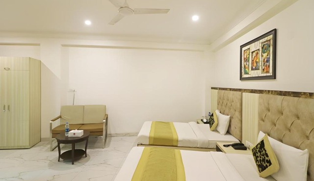 Apple Crest Inn - Delhi Airport, Free Airport Transffer in New Delhi