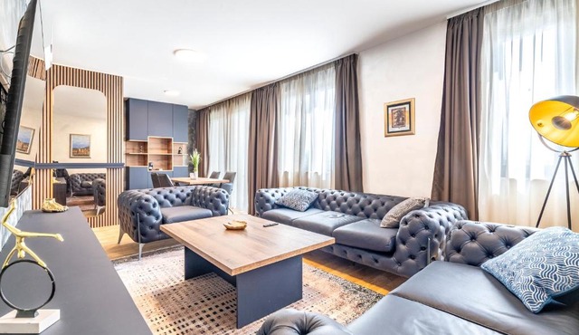Arena Lux Apartments