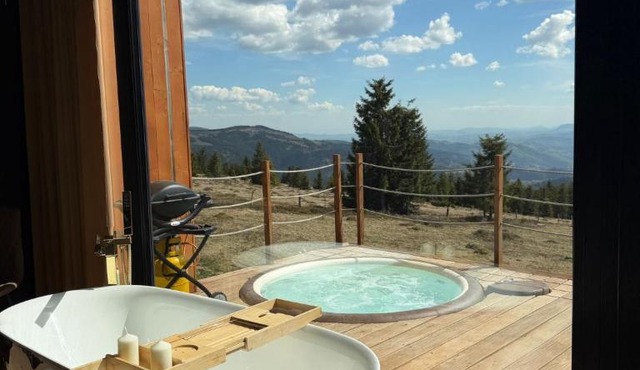Ascent Lodge -Jacuzzi si Panoramic View in Horea