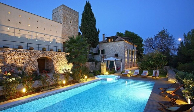 Authentic villa with private pool in secluded countryside