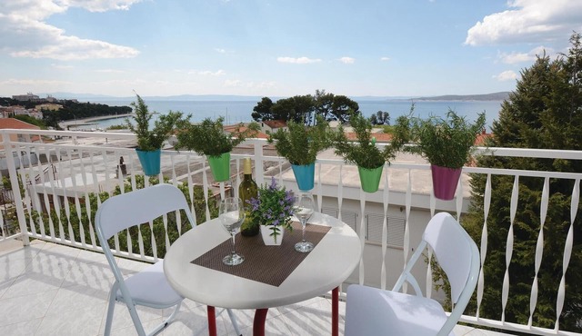 Awesome apartment in Baska Voda with WiFi