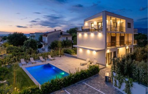 Awesome Apartment In Omisalj