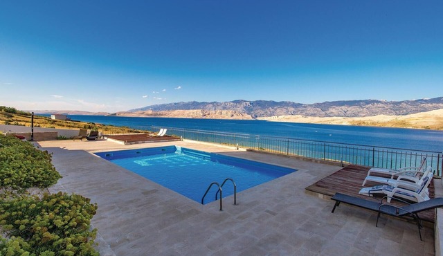 Awesome apartment in Pag
