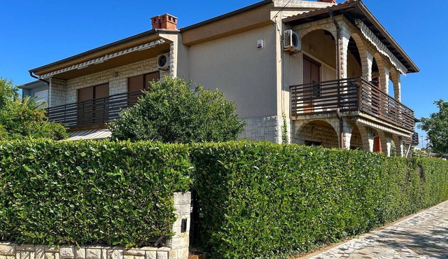 Awesome apartment in Pomer in Pomer