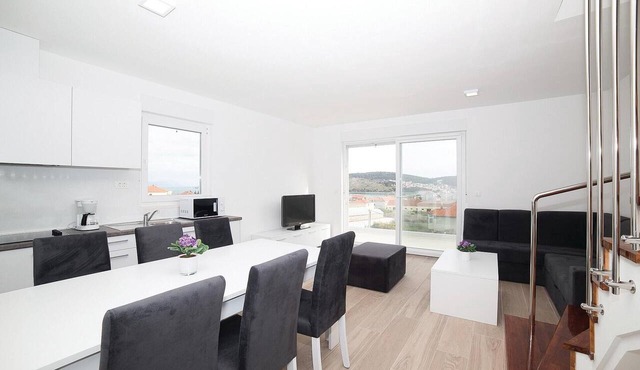Awesome apartment in Trogir with WiFi