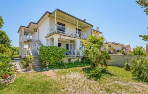 Awesome Apartment In Umag With Wifi