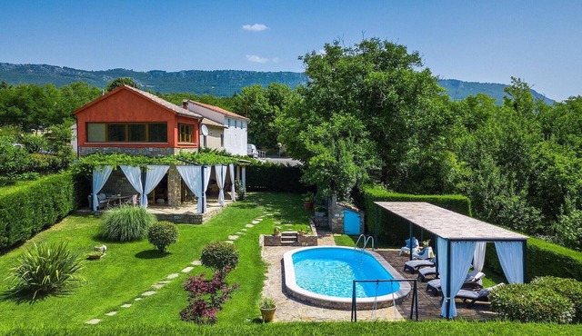 Awesome home in Buzet