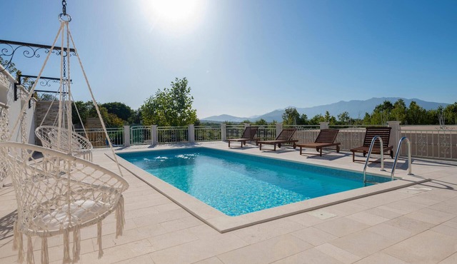 Awesome home in Cista Provo
