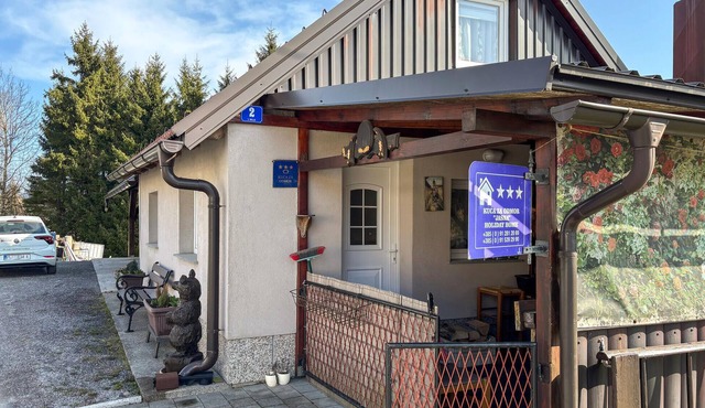 Awesome home in Crni Lug with WiFi