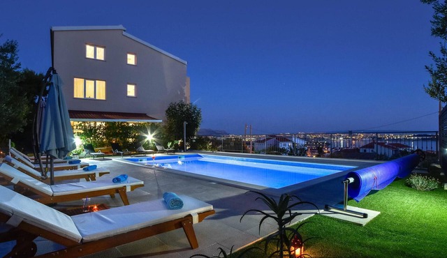 Awesome home in Kastel Sucurac