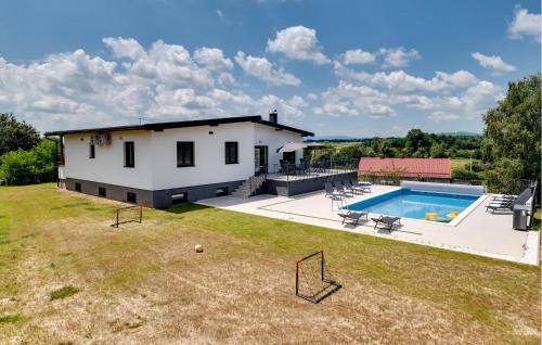 Awesome Home In Dvorisce