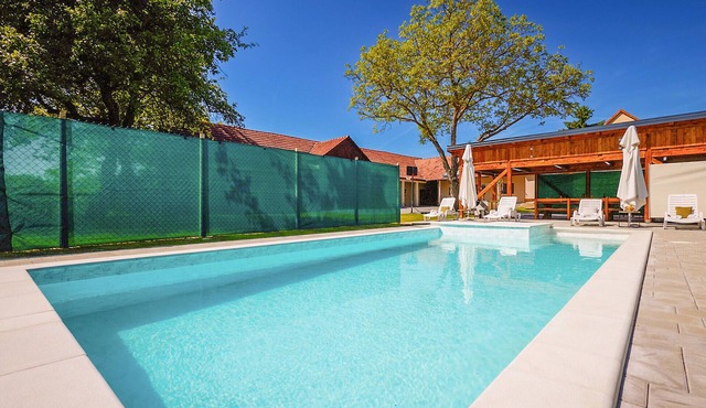 Awesome home in Ivanska