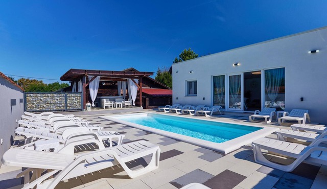 Awesome home in Kapela with sauna