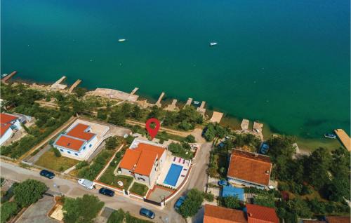 Awesome Home In Klimno