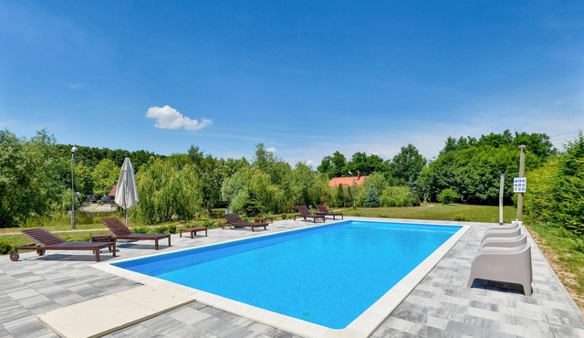 Awesome home in Mala Ludina with sauna