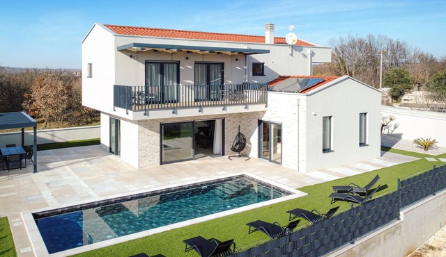Awesome home in Medaki with kitchen in Medaki