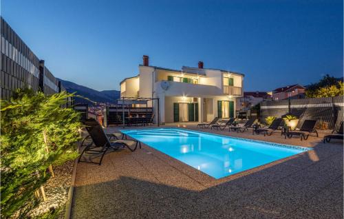 Awesome Home In Solin
