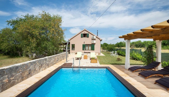 Awesome home in Trilj