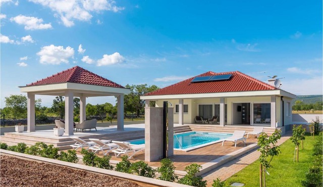 Awesome Home In Unesic With Outdoor Swimming Pool